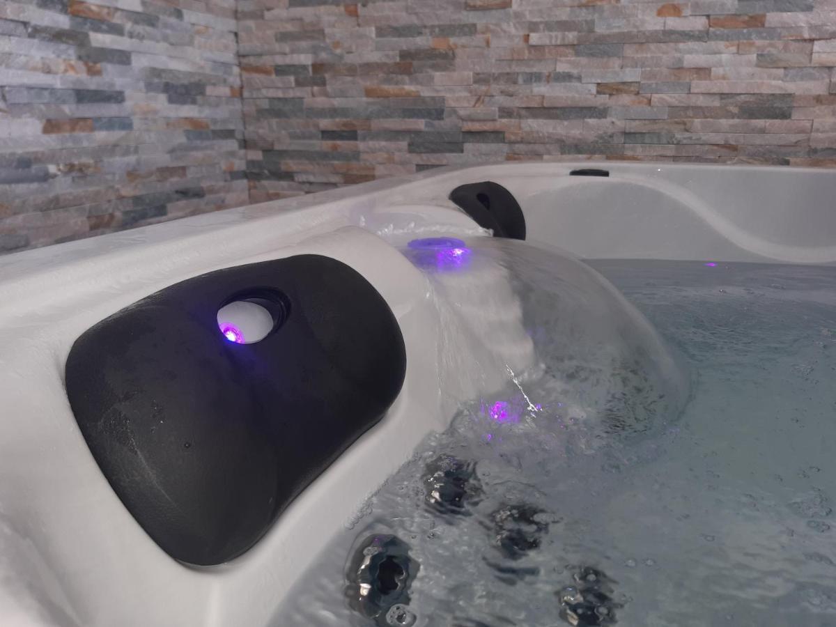 Adorelys Sejour Bien Etre - Spa Et Massage Saint-Cassien  Екстер'єр фото
